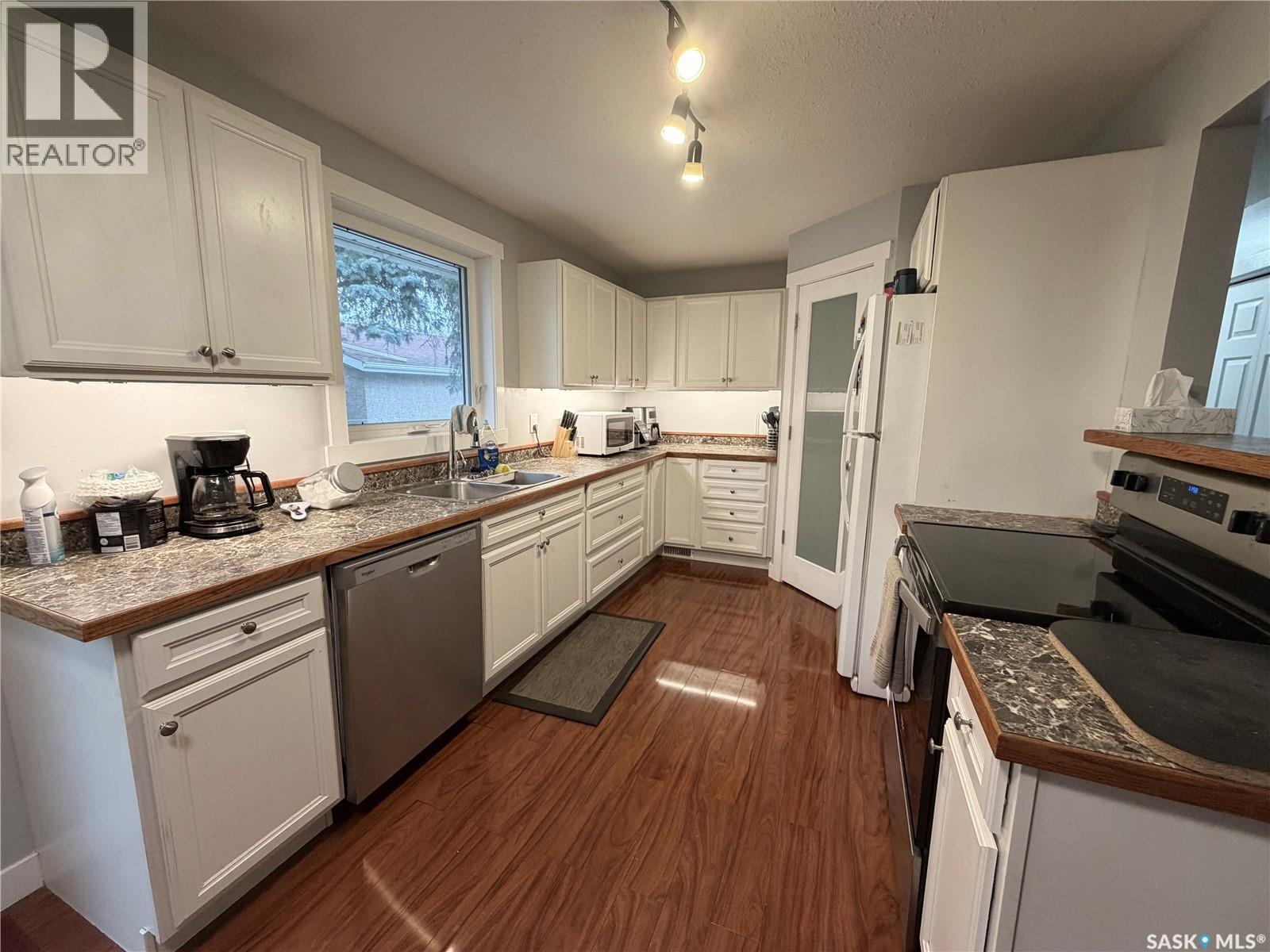 5309 2nd Avenue N, Regina, Saskatchewan  S4R 0Z5 - Photo 4 - SK020952