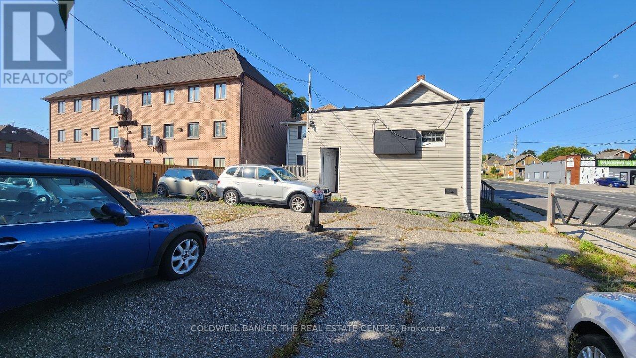 27 & 29 Gladstone Avenue, Oshawa, Ontario  L1J 4E3 - Photo 3 - E12469539