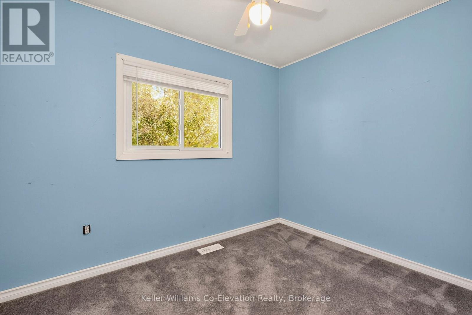 241 Fox Street, Penetanguishene, Ontario  L9M 1E9 - Photo 14 - S12469561
