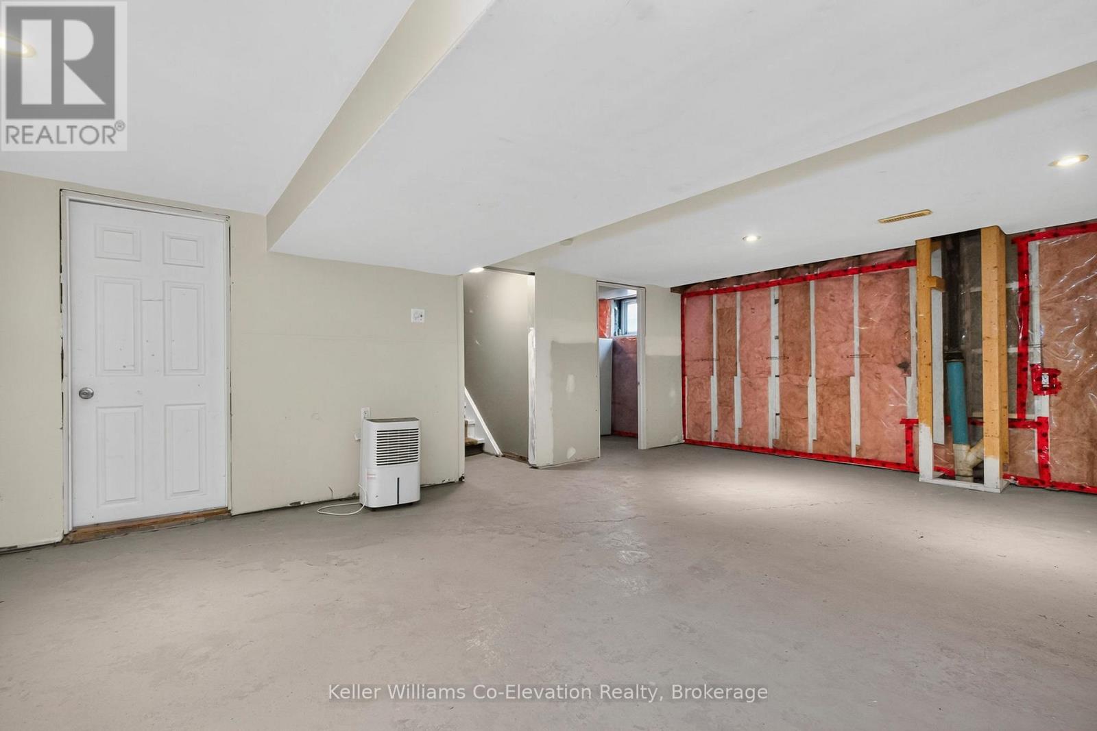 241 Fox Street, Penetanguishene, Ontario  L9M 1E9 - Photo 15 - S12469561