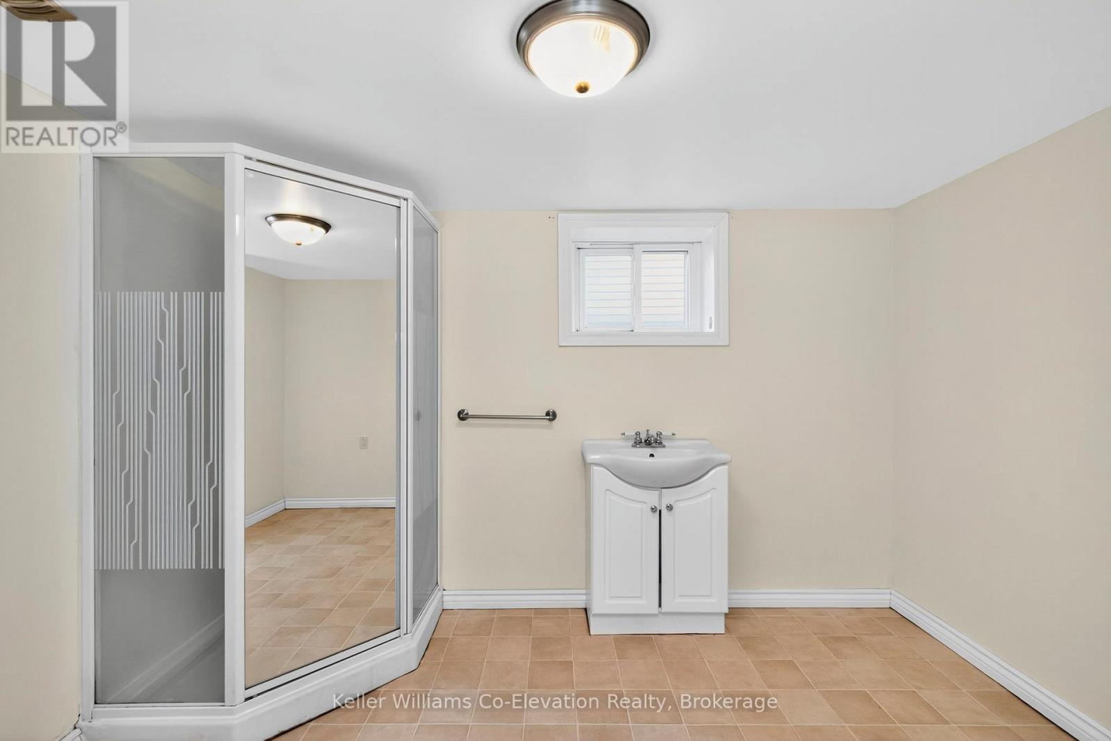 241 Fox Street, Penetanguishene, Ontario  L9M 1E9 - Photo 17 - S12469561