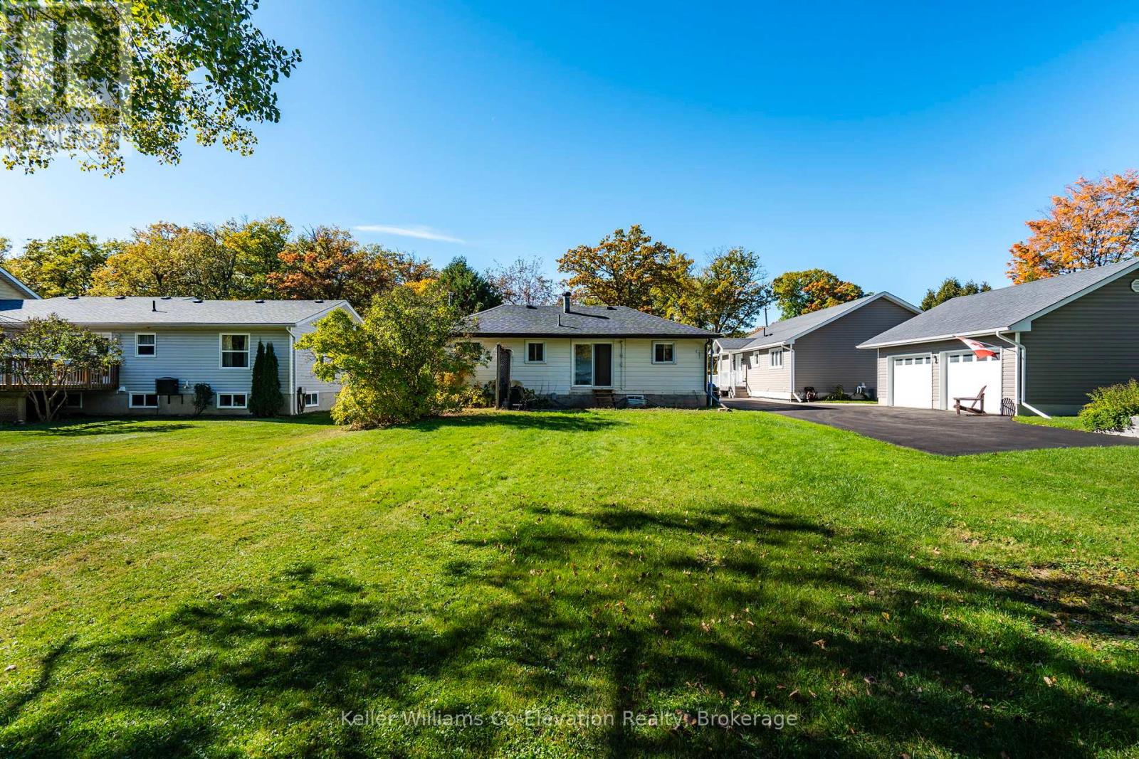 241 Fox Street, Penetanguishene, Ontario  L9M 1E9 - Photo 25 - S12469561