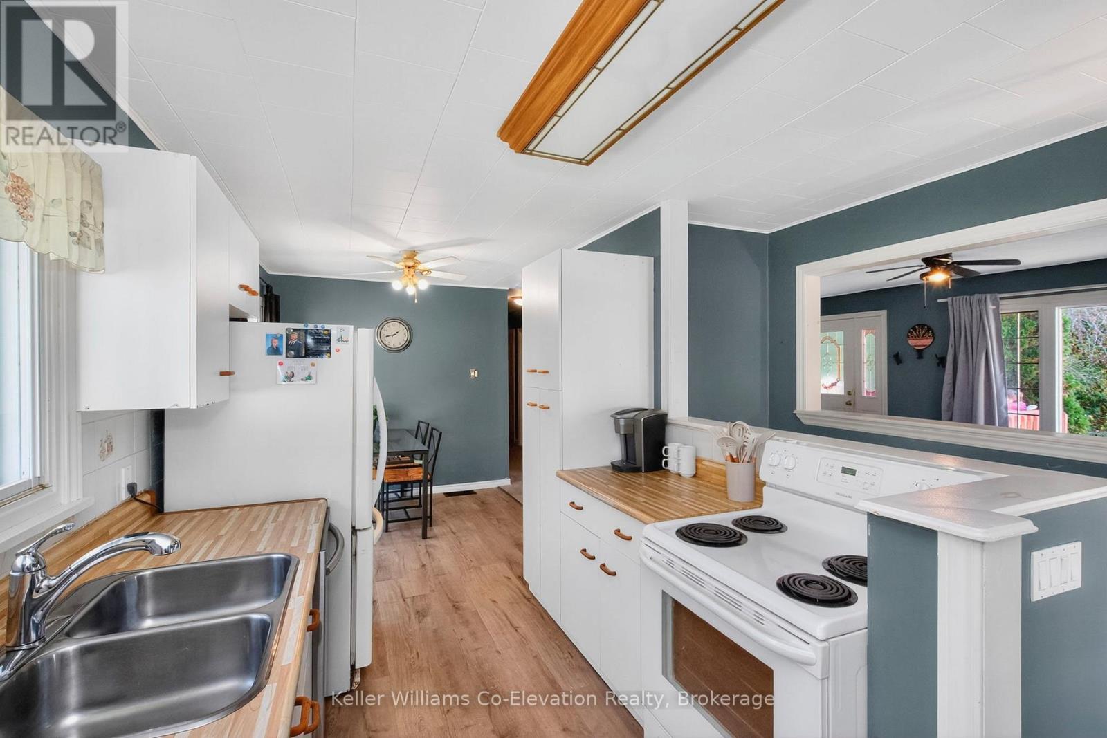 241 Fox Street, Penetanguishene, Ontario  L9M 1E9 - Photo 6 - S12469561