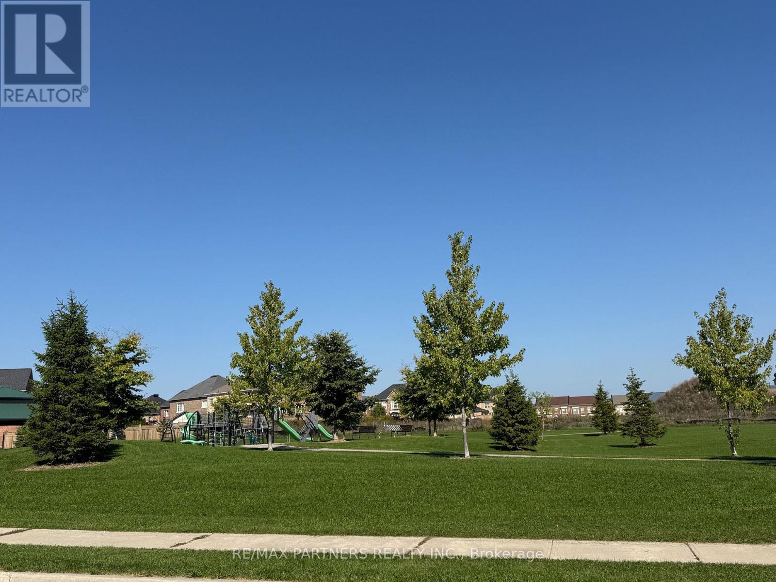 29 Robert Osprey Drive, Markham, Ontario  L6C 0K9 - Photo 2 - N12469538