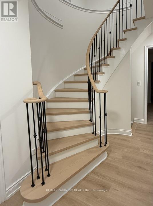 29 Robert Osprey Drive, Markham, Ontario  L6C 0K9 - Photo 3 - N12469538
