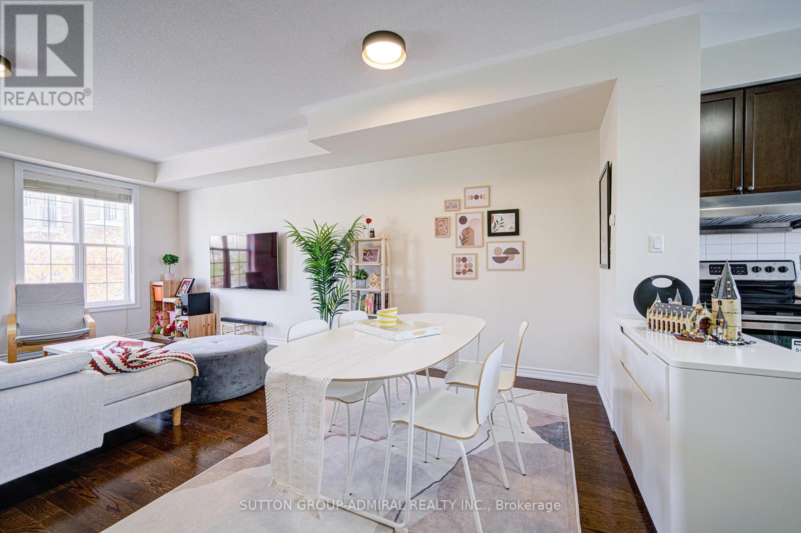 9 Vandaam Lane, Markham, Ontario  L6C 0P1 - Photo 11 - N12469543