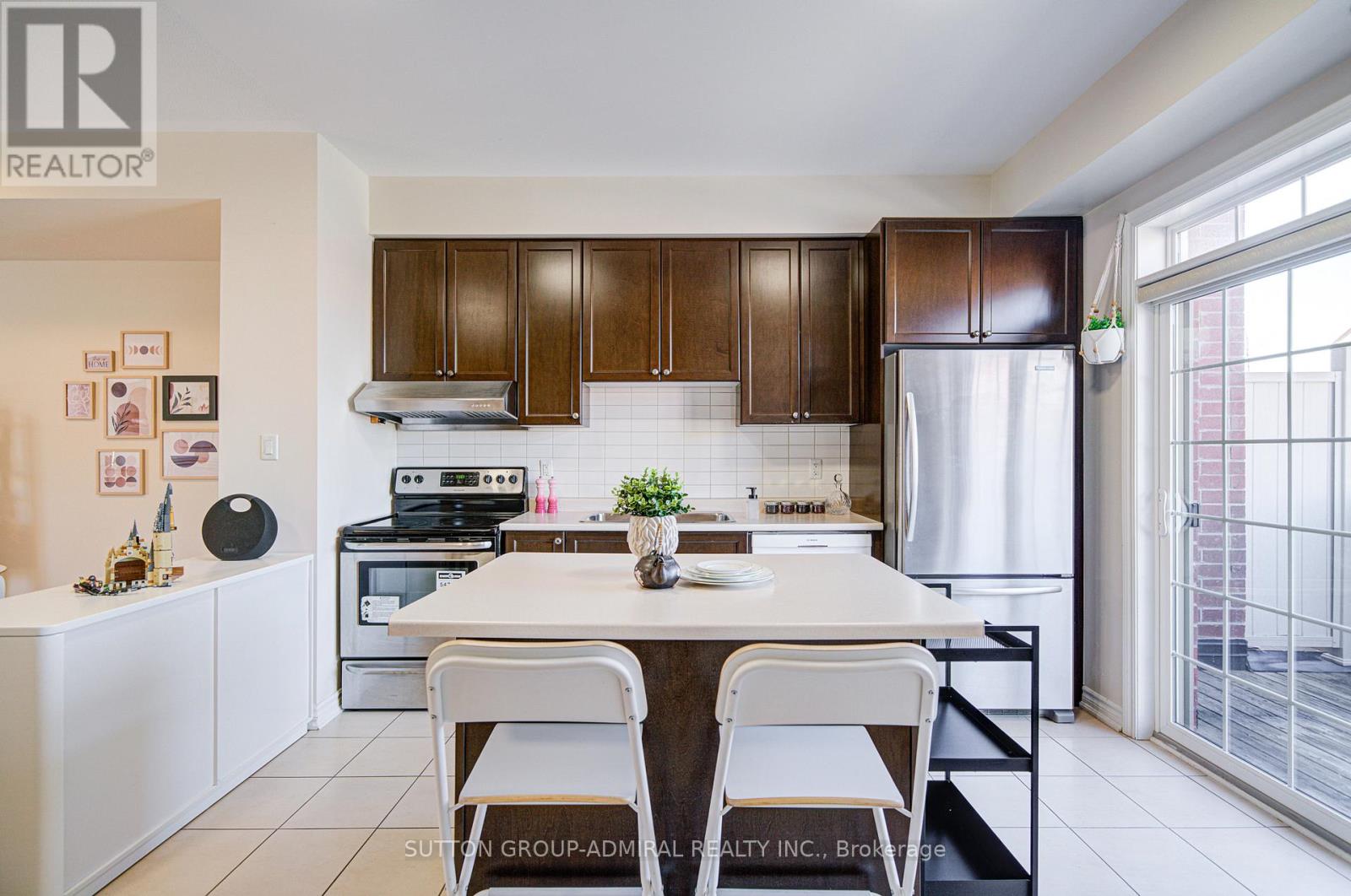 9 Vandaam Lane, Markham, Ontario  L6C 0P1 - Photo 14 - N12469543