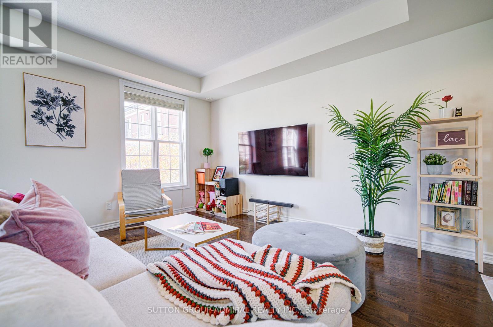 9 Vandaam Lane, Markham, Ontario  L6C 0P1 - Photo 6 - N12469543