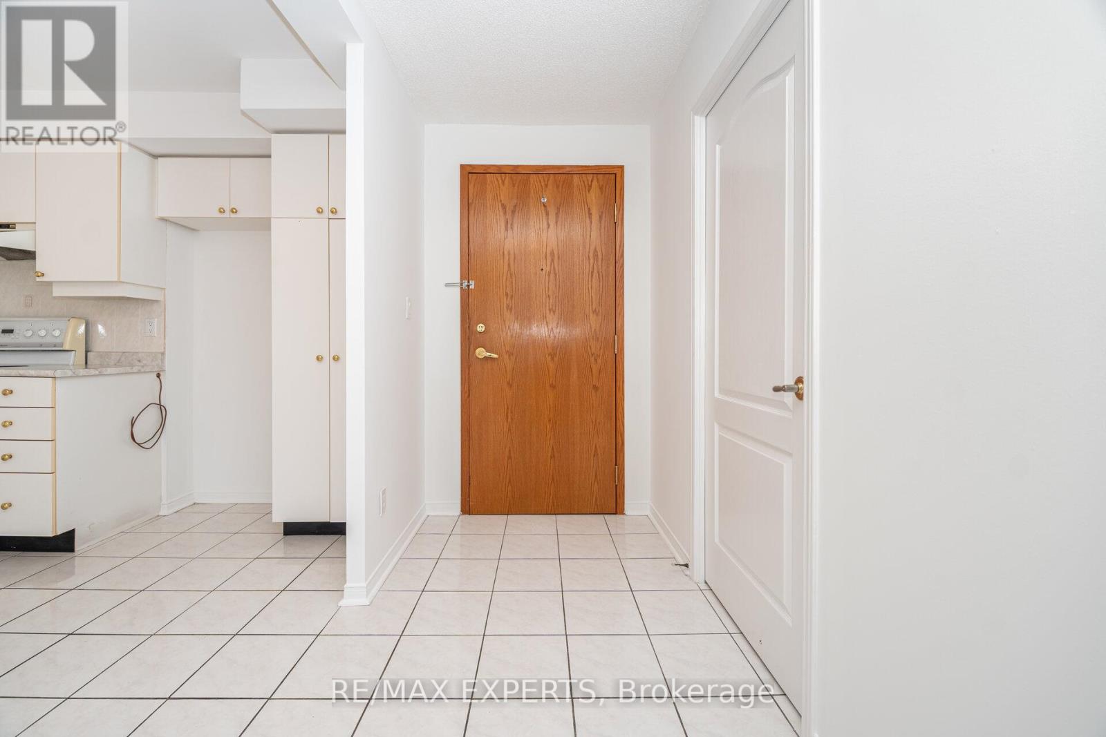 309 - 7373 Martin Grove Road, Vaughan, Ontario  L4L 9K1 - Photo 3 - N12469551