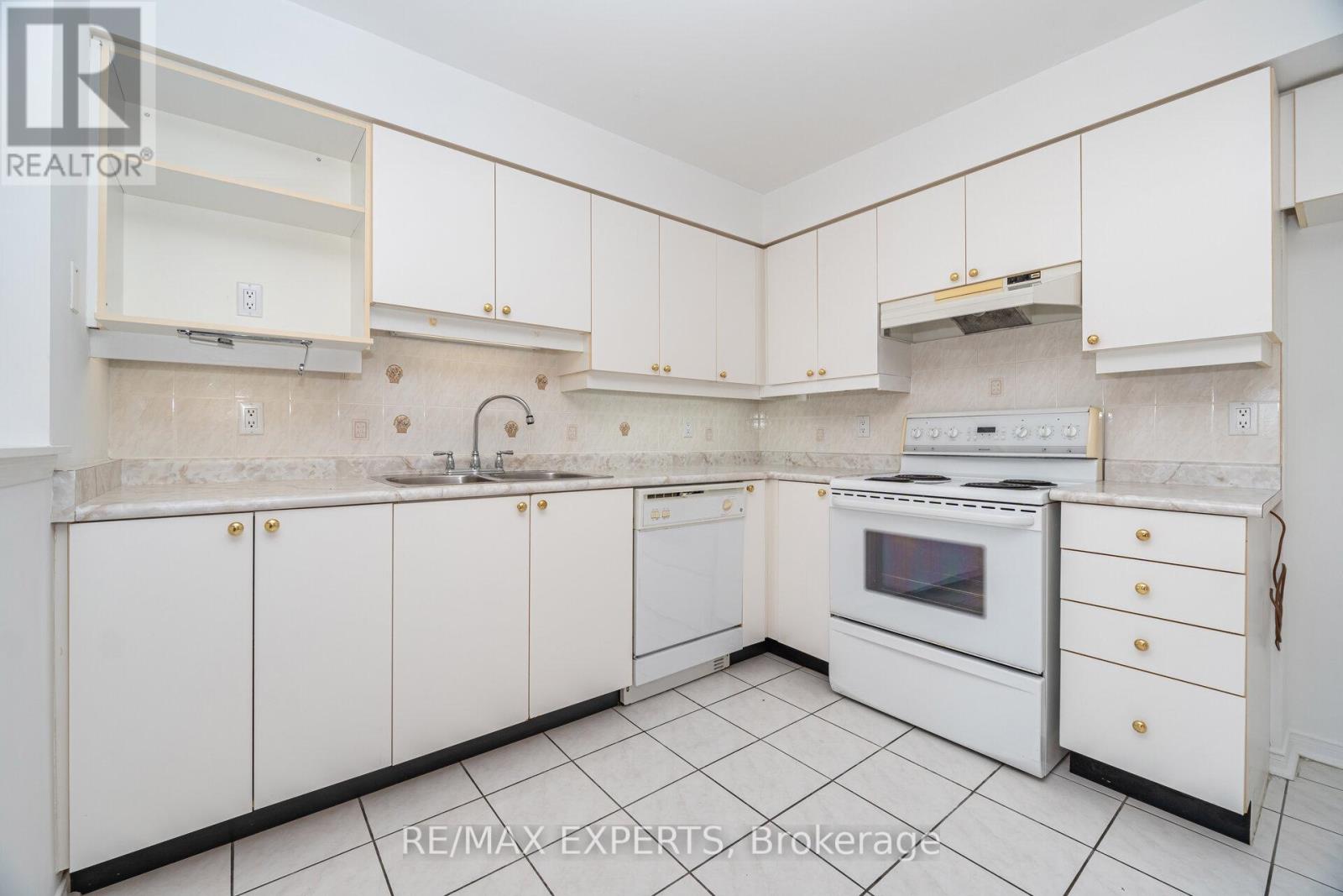 309 - 7373 Martin Grove Road, Vaughan, Ontario  L4L 9K1 - Photo 8 - N12469551