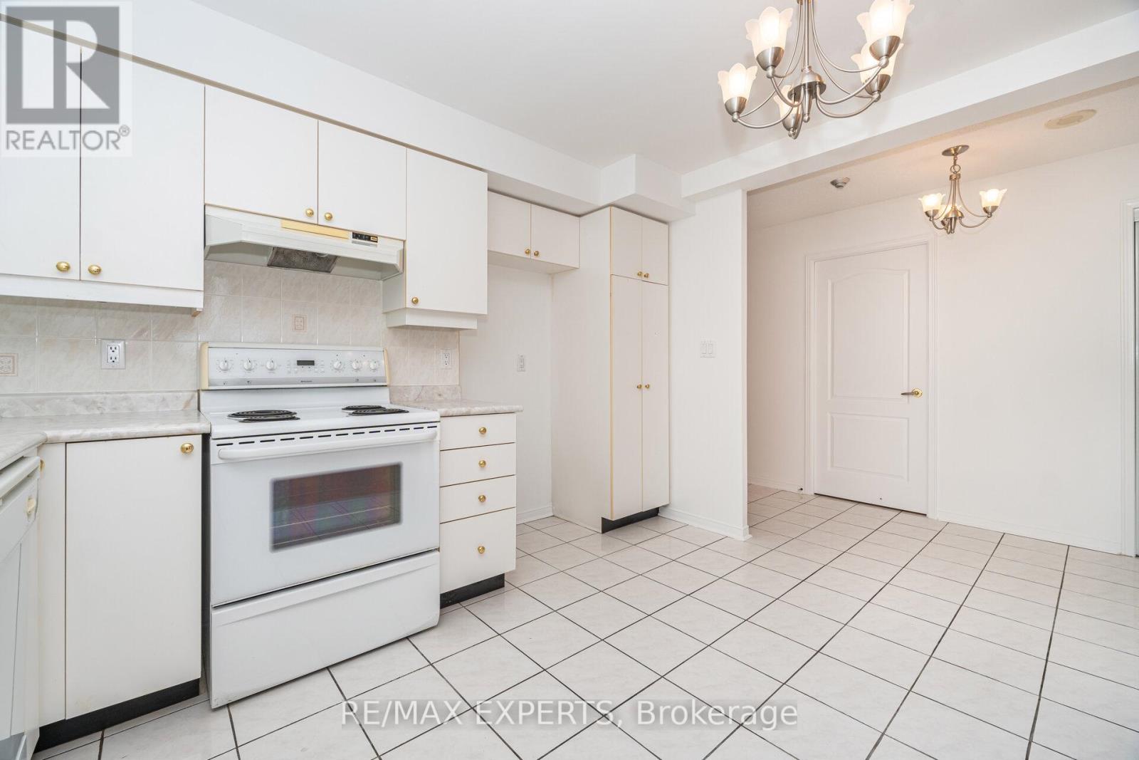 309 - 7373 Martin Grove Road, Vaughan, Ontario  L4L 9K1 - Photo 9 - N12469551