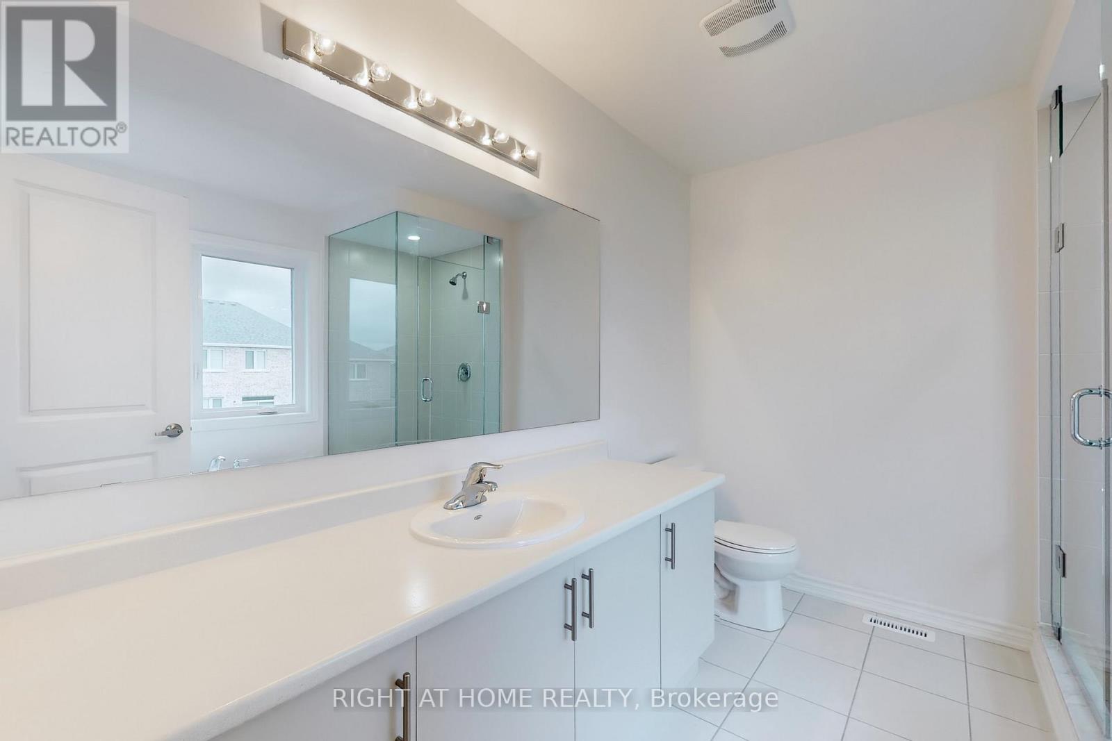 40 Ainslie Hill Crescent, Georgina, Ontario  L0E 1R0 - Photo 19 - N12469552