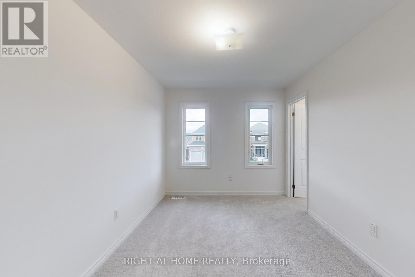 40 Ainslie Hill Crescent, Georgina, Ontario  L0E 1R0 - Photo 23 - N12469552