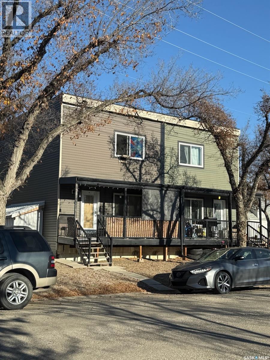 118 5th Avenue W, Kindersley, Saskatchewan  S0L 1S0 - Photo 2 - SK021165