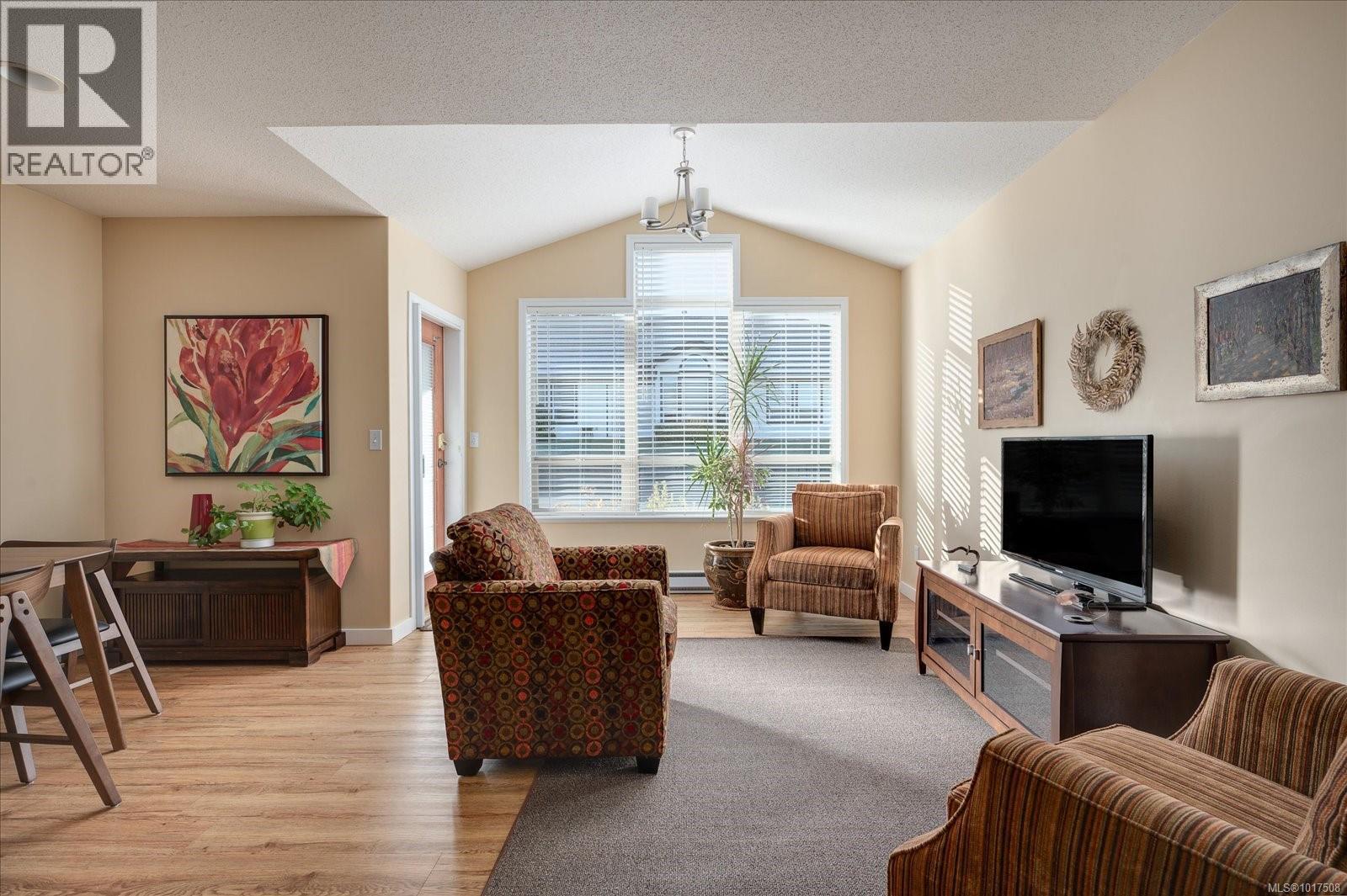 703 261 Mills St, Parksville, British Columbia  V9P 2N5 - Photo 3 - 1017508