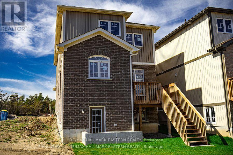 35 Coldbrook Drive, Cavan Monaghan, Ontario  L0A 1G0 - Photo 2 - X12469593