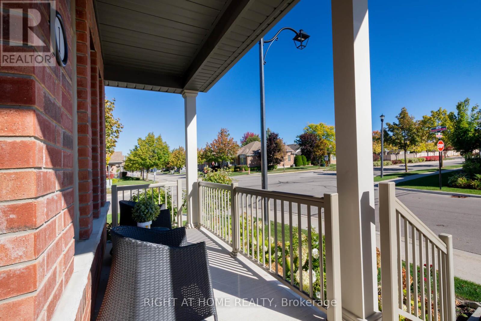1 Overlea Drive, Brampton, Ontario  L6R 4B5 - Photo 5 - W12467929