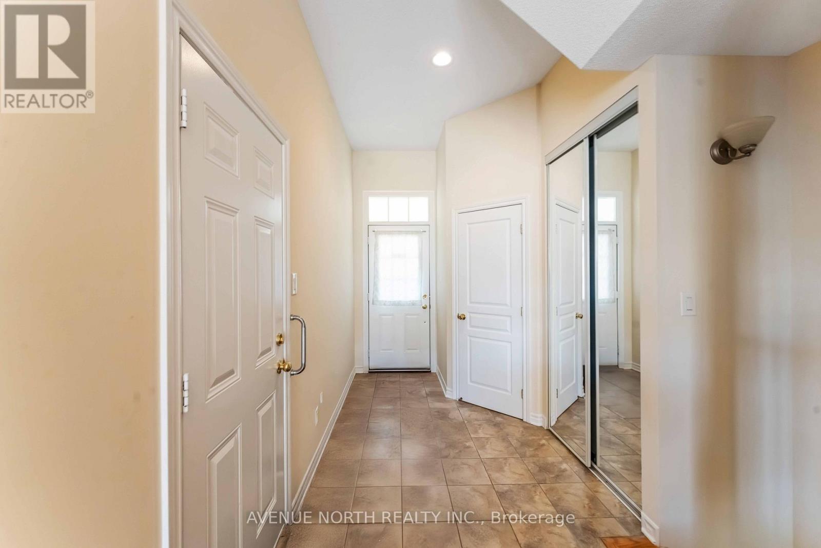 241 Waymark Crescent, Ottawa, Ontario  K2M 0A6 - Photo 3 - X12469585