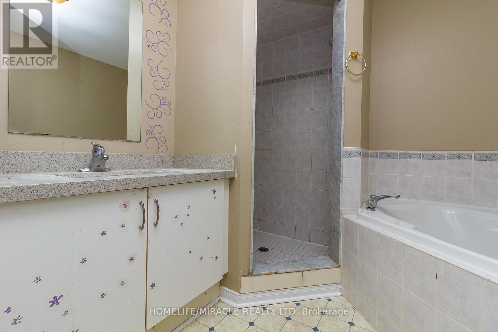 6 Sinclair Court, Brampton, Ontario  L6X 4P5 - Photo 20 - W12469530
