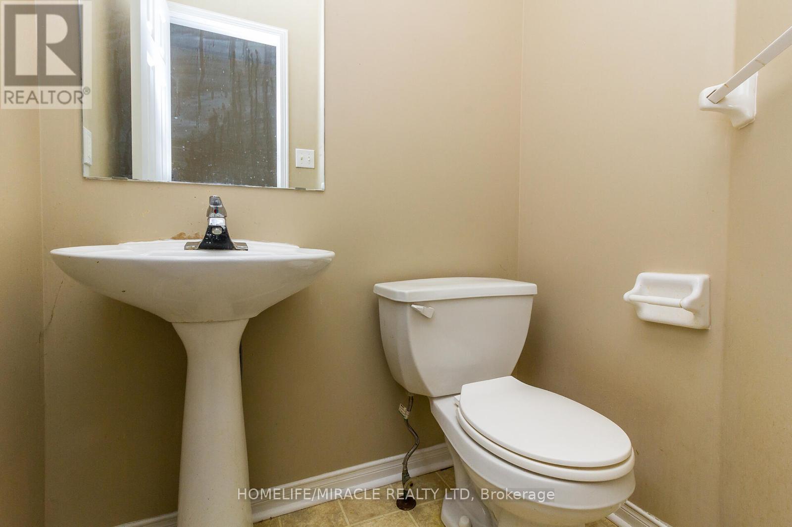 6 Sinclair Court, Brampton, Ontario  L6X 4P5 - Photo 9 - W12469530