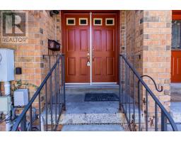 6 SINCLAIR COURT, Brampton, Ontario