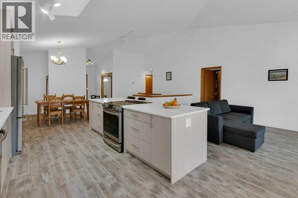 119 Edgepark Villas Nw, Calgary, Alberta  T3A 3S2 - Photo 5 - A2253548