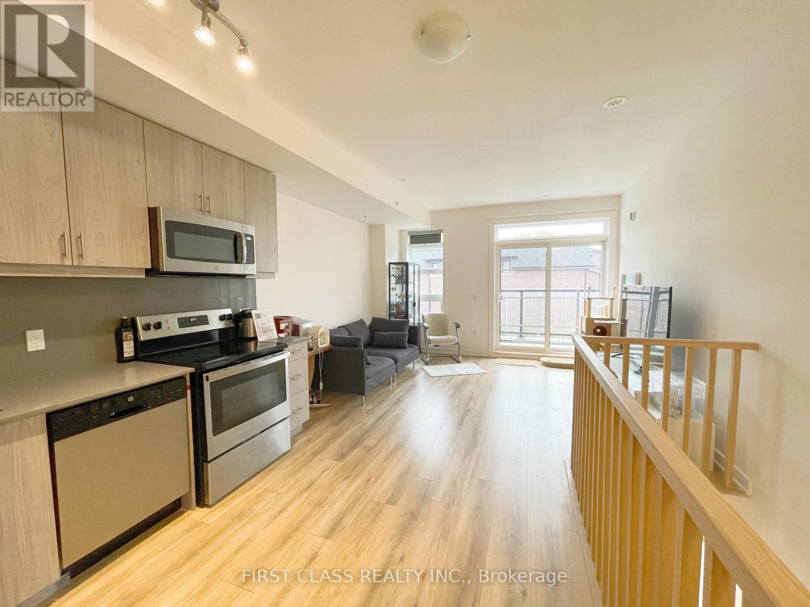 24 - 57 Finch Avenue W, Toronto, Ontario  M2N 0K9 - Photo 2 - C12468090