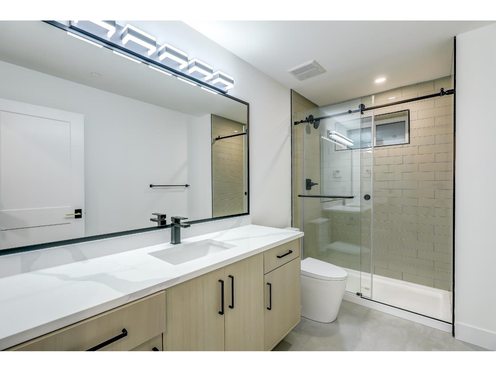 15569 Oxenham Avenue, White Rock, British Columbia  V4B 2J2 - Photo 25 - R3051805