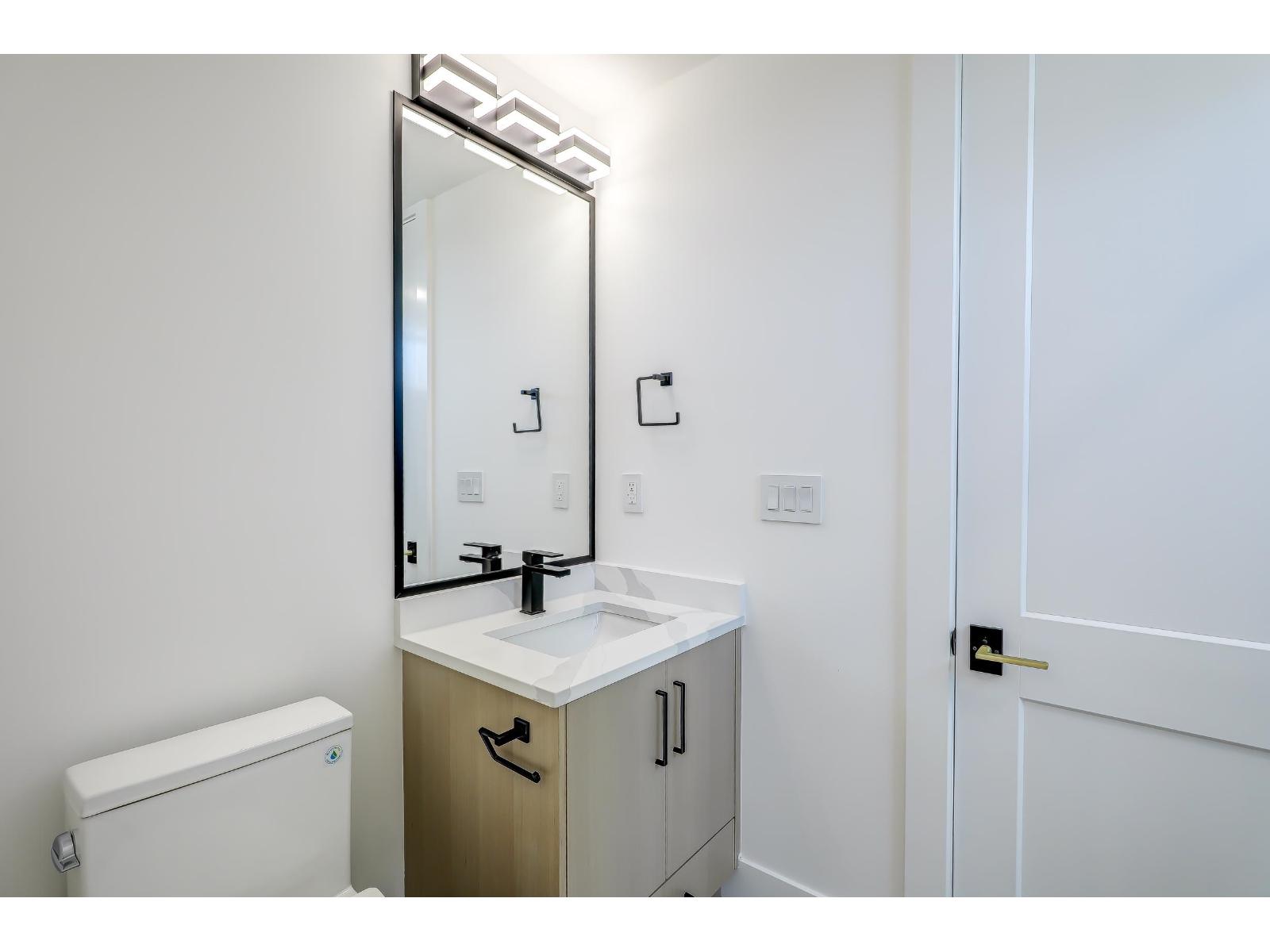 15569 Oxenham Avenue, White Rock, British Columbia  V4B 2J2 - Photo 19 - R3051805