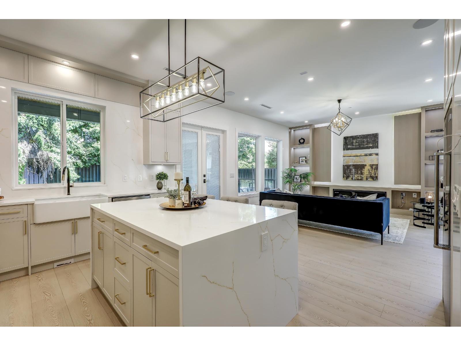 15569 Oxenham Avenue, White Rock, British Columbia  V4B 2J2 - Photo 10 - R3051805