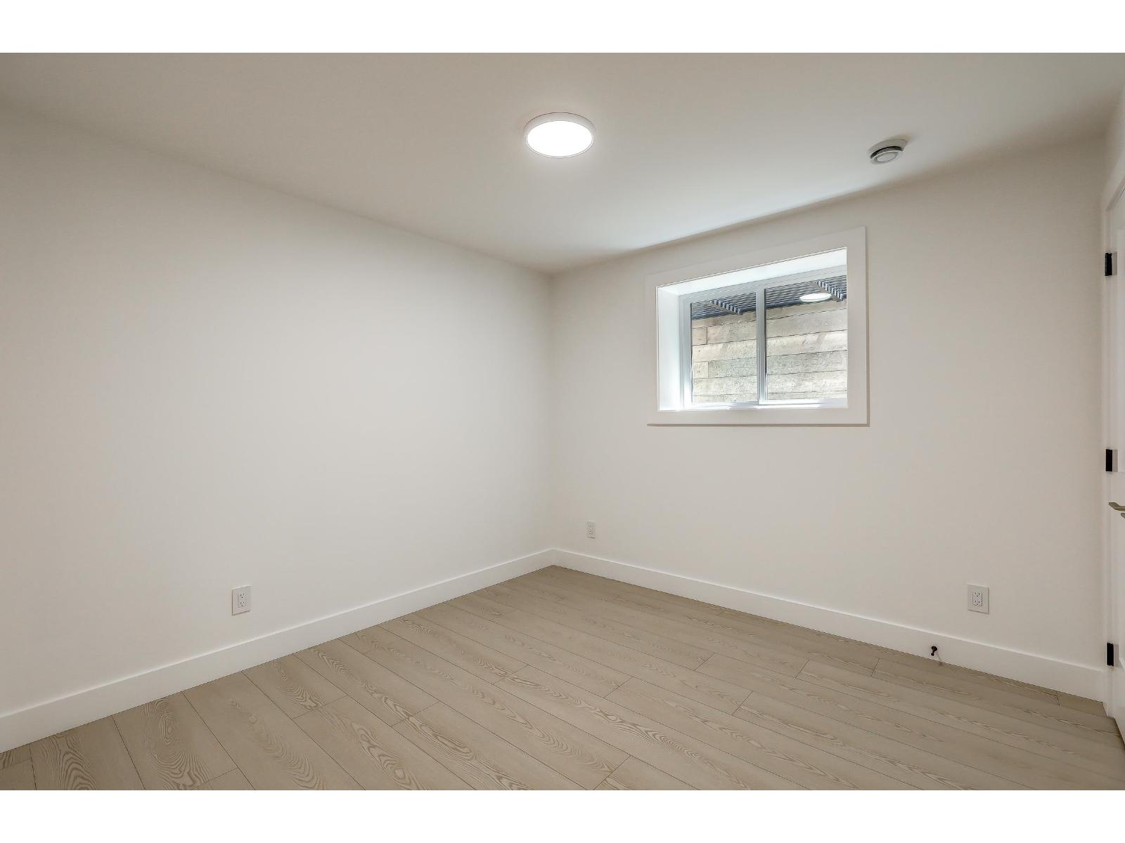 15569 Oxenham Avenue, White Rock, British Columbia  V4B 2J2 - Photo 35 - R3051805