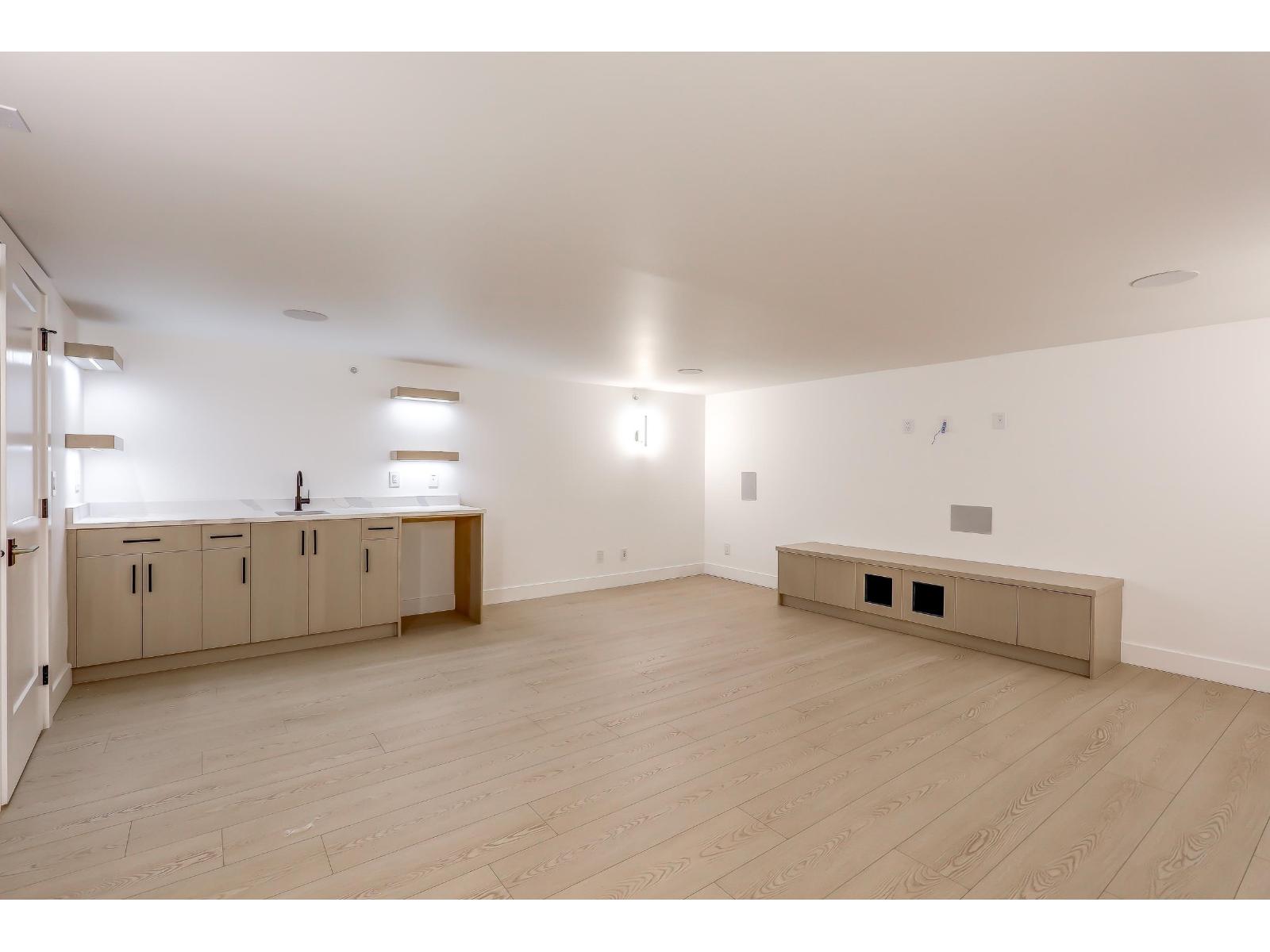 15569 Oxenham Avenue, White Rock, British Columbia  V4B 2J2 - Photo 33 - R3051805