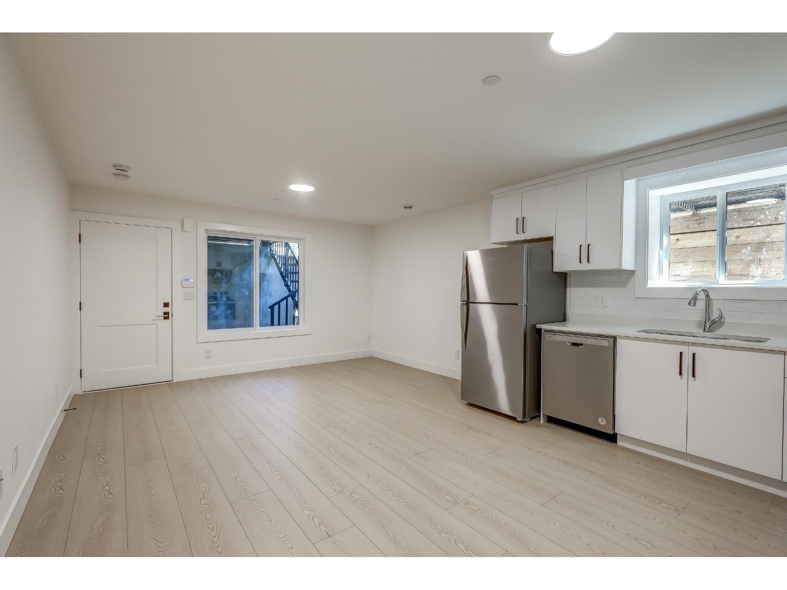 15569 Oxenham Avenue, White Rock, British Columbia  V4B 2J2 - Photo 37 - R3051805