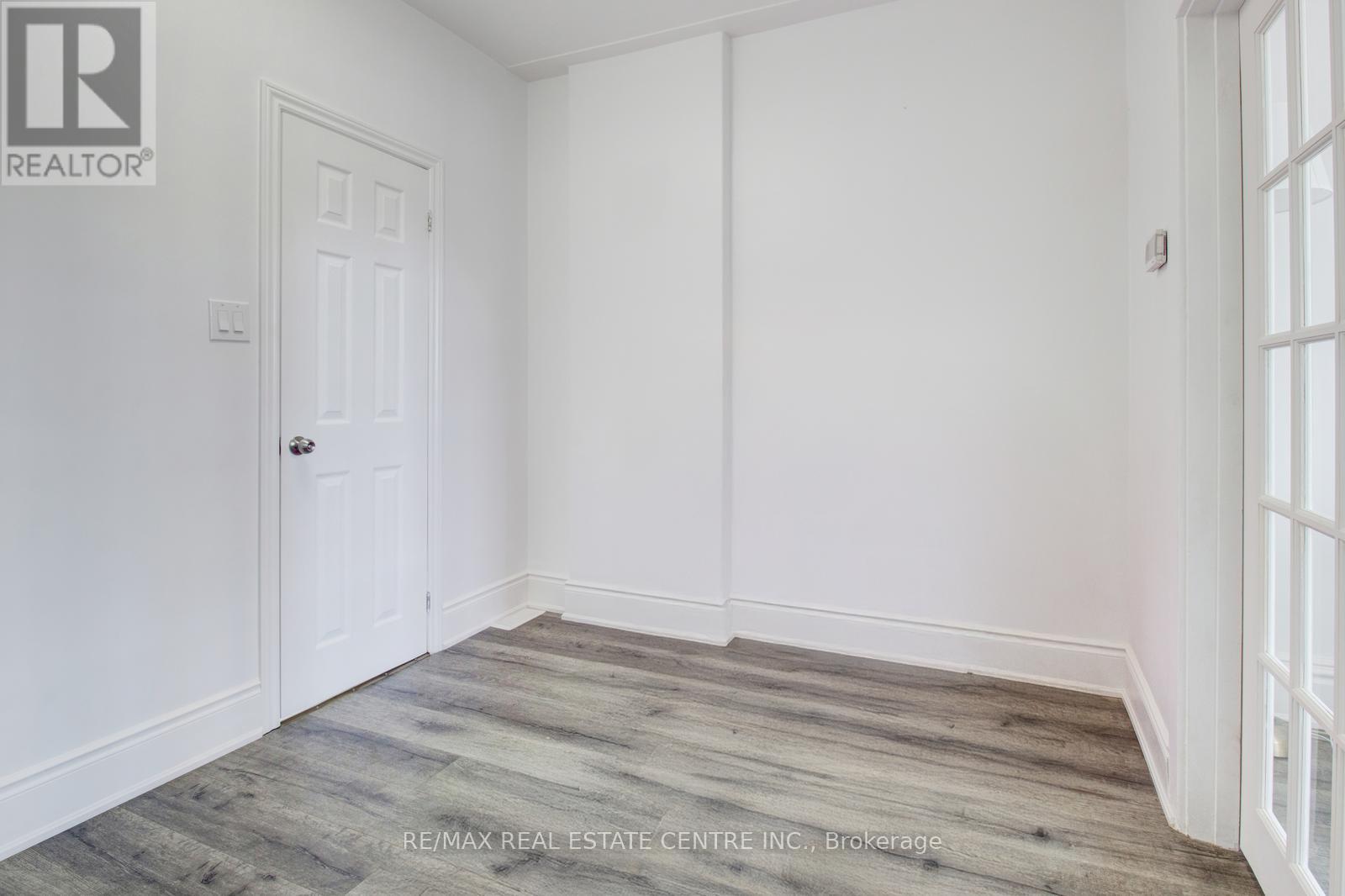 49 Wentworth #main Street, Hamilton, Ontario  L8L 5V3 - Photo 11 - X12459409