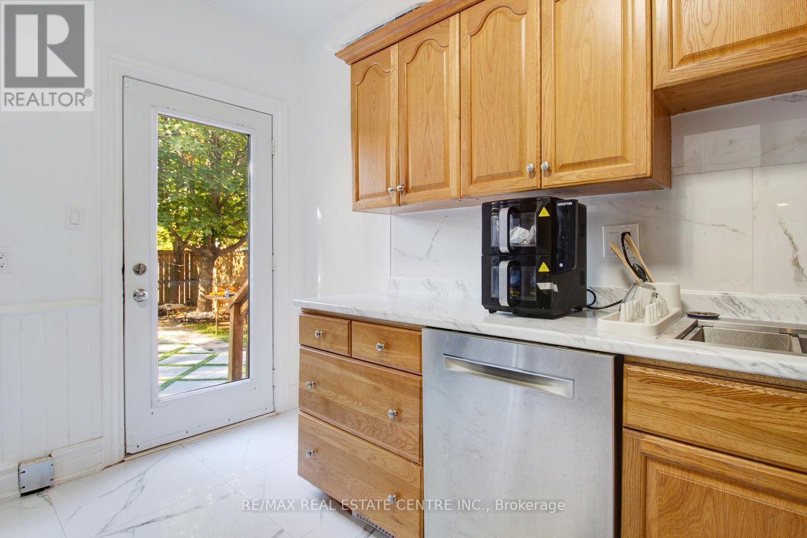 49 Wentworth #main Street, Hamilton, Ontario  L8L 5V3 - Photo 17 - X12459409