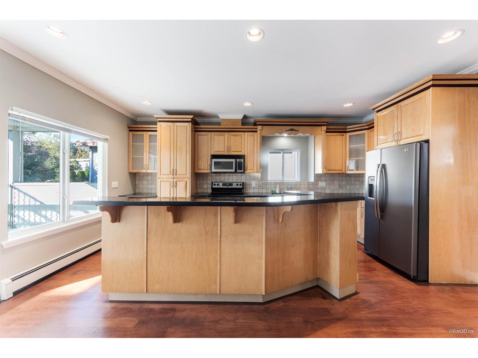 Property at 14922 102A AVENUE image 4