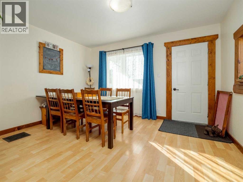 608 Rogers Avenue, Picture Butte, Alberta  T0K 1V0 - Photo 4 - A2264286