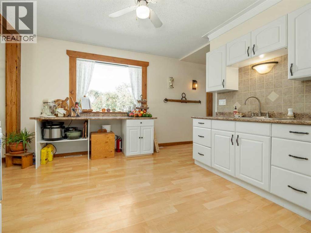 608 Rogers Avenue, Picture Butte, Alberta  T0K 1V0 - Photo 7 - A2264286