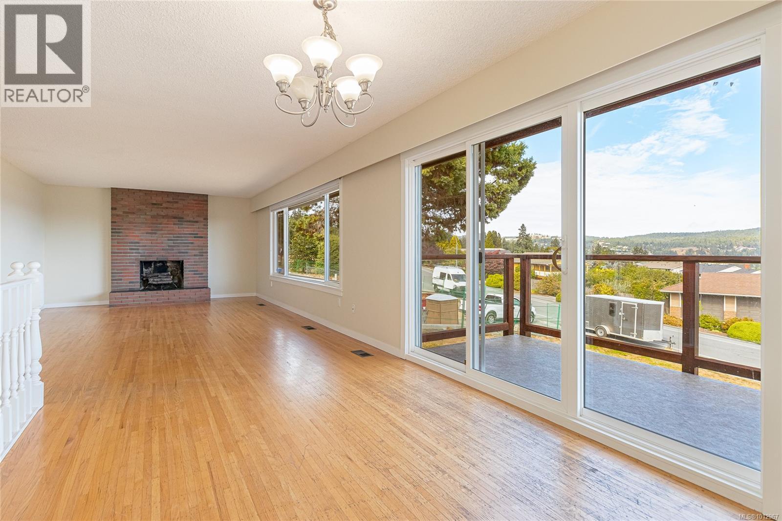 Property at 15 Cilaire Dr image 5