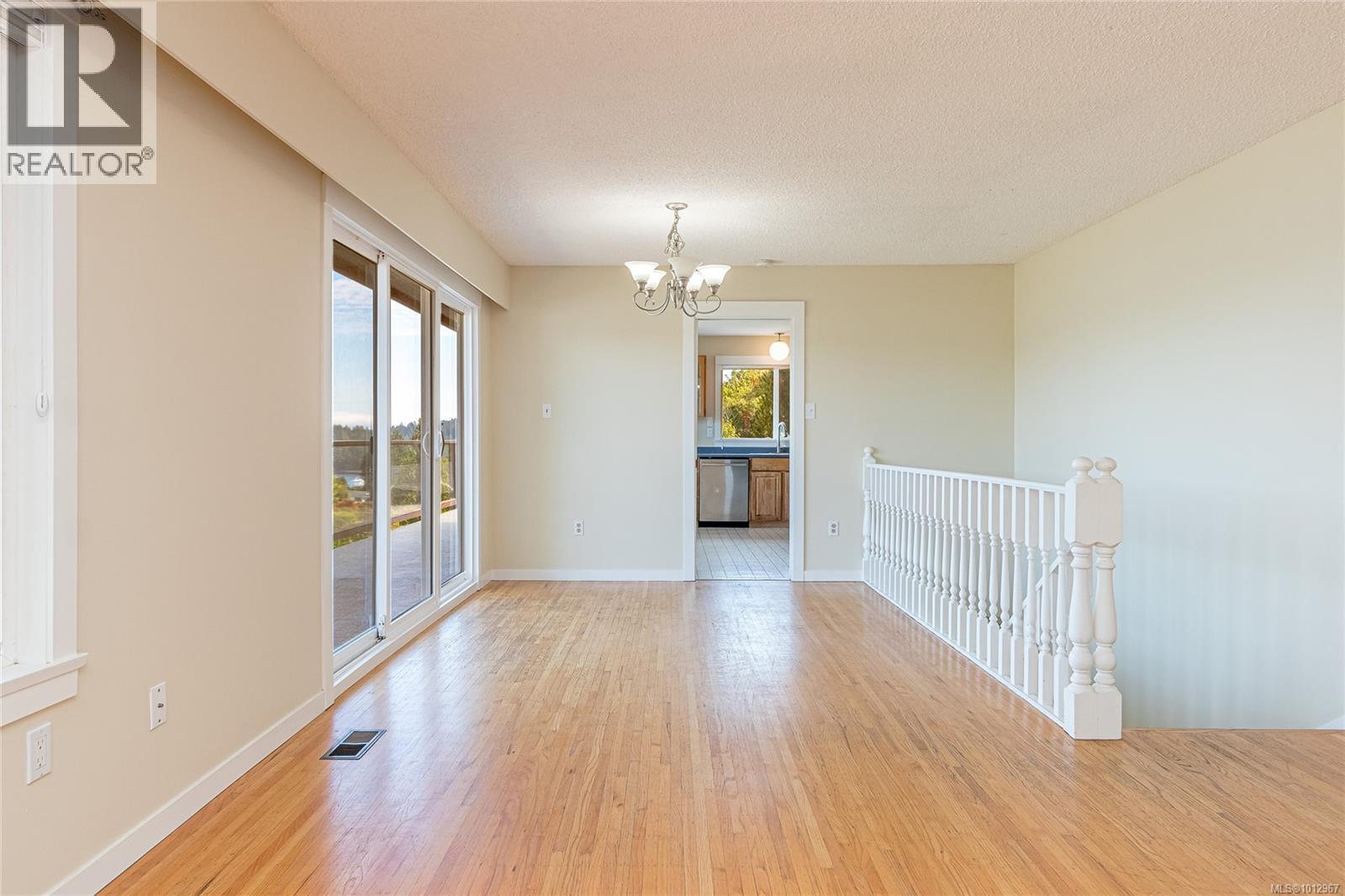 Property at 15 Cilaire Dr image 4