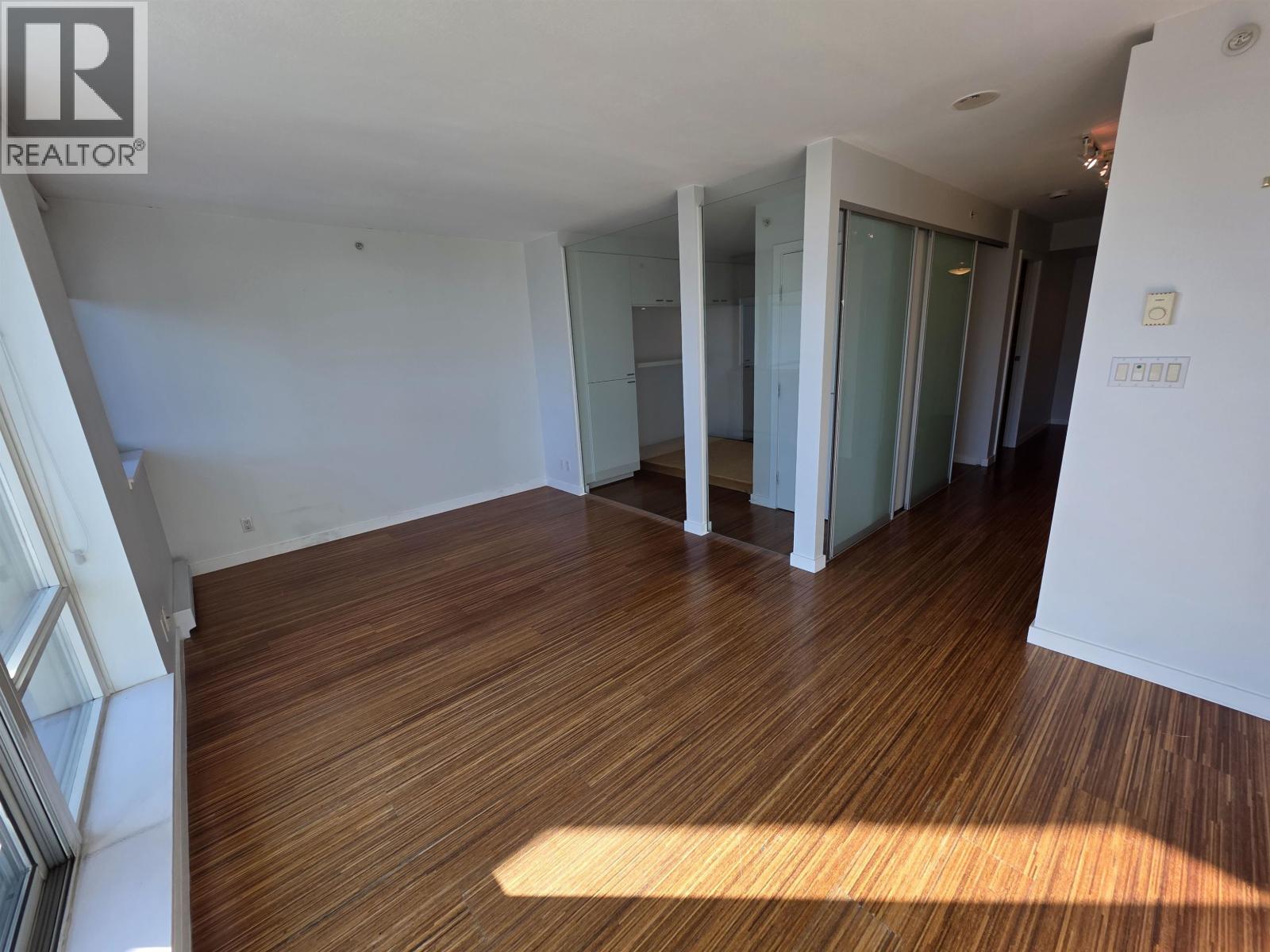 806 328 E 11th Avenue, Vancouver, British Columbia  V5T 4W1 - Photo 4 - R3058569