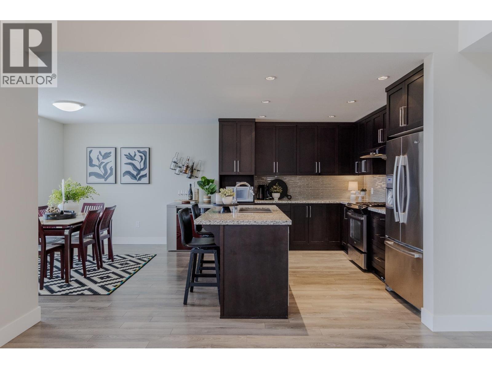 102 3458 Burke Village Promenade, Coquitlam, British Columbia  V3E 0J1 - Photo 4 - R3059495