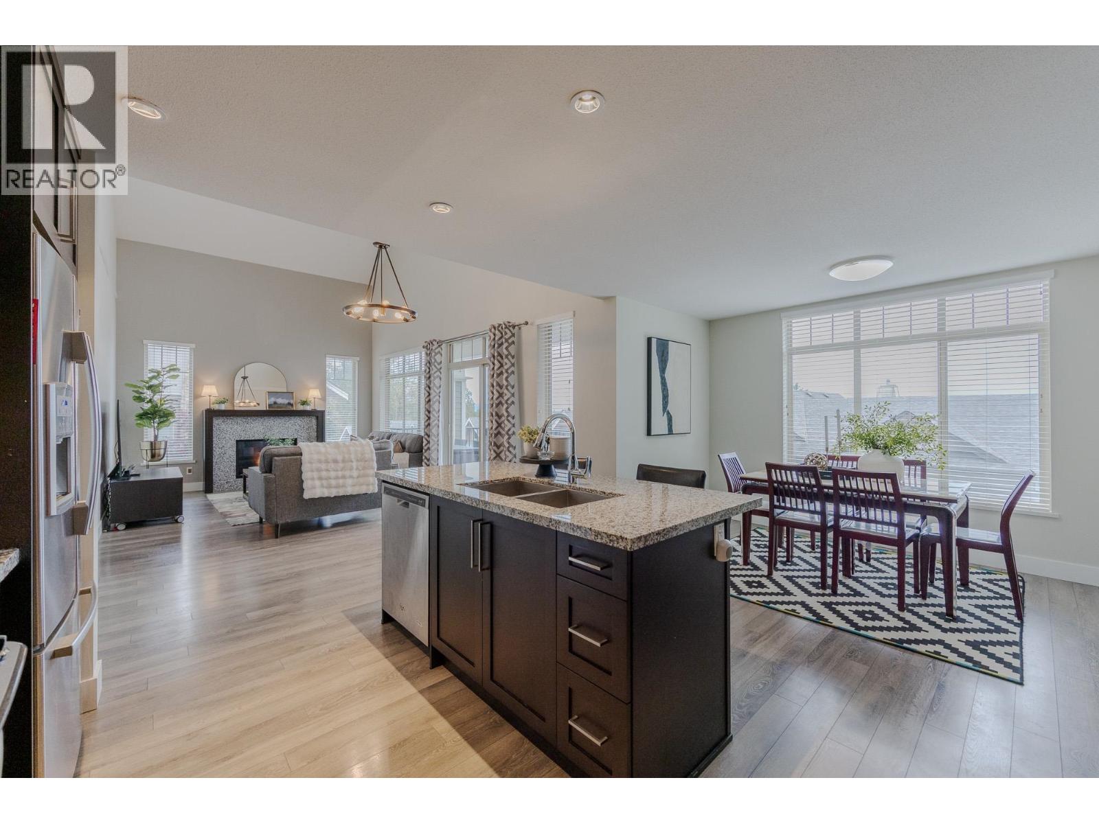 102 3458 Burke Village Promenade, Coquitlam, British Columbia  V3E 0J1 - Photo 5 - R3059495