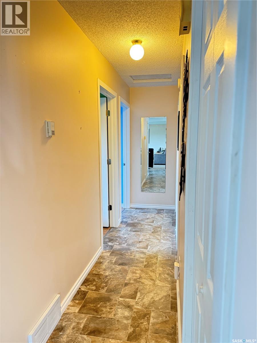 18 Tufts Crescent, Outlook, Saskatchewan  S0L 2N0 - Photo 8 - SK021036