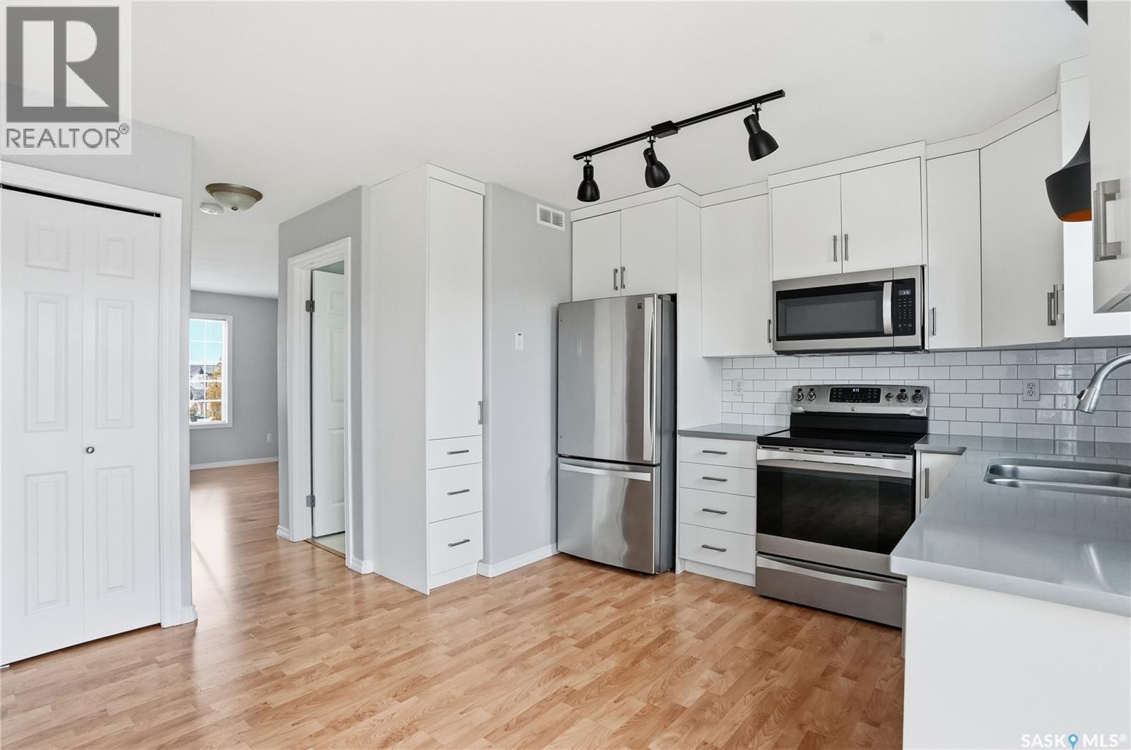 35 118 Pawlychenko Lane, Saskatoon, Saskatchewan  S7V 1J9 - Photo 8 - SK020814