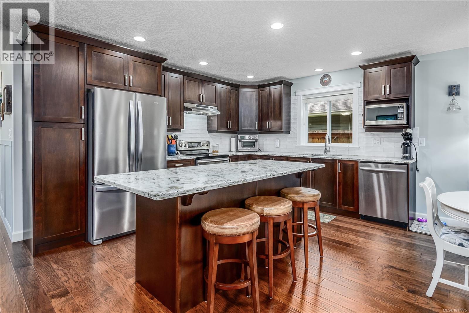 2074 Lambert Dr, Courtenay, British Columbia  V9N 9C9 - Photo 10 - 1017775