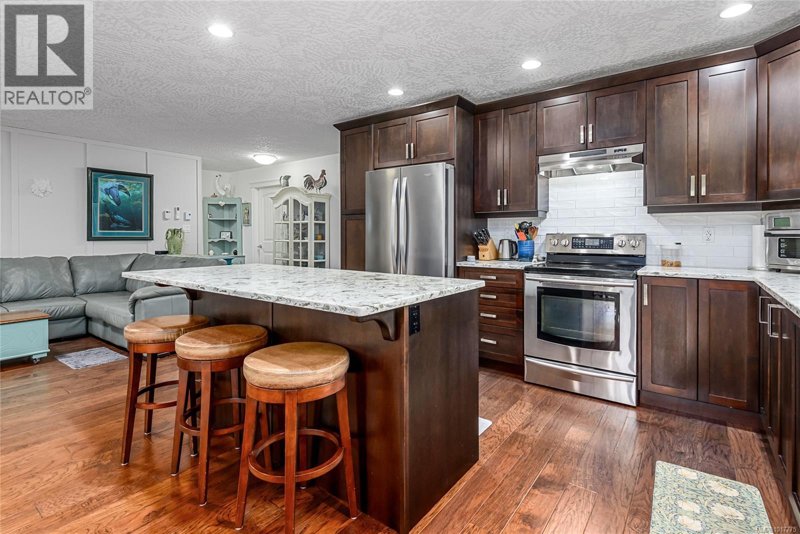 2074 Lambert Dr, Courtenay, British Columbia  V9N 9C9 - Photo 7 - 1017775