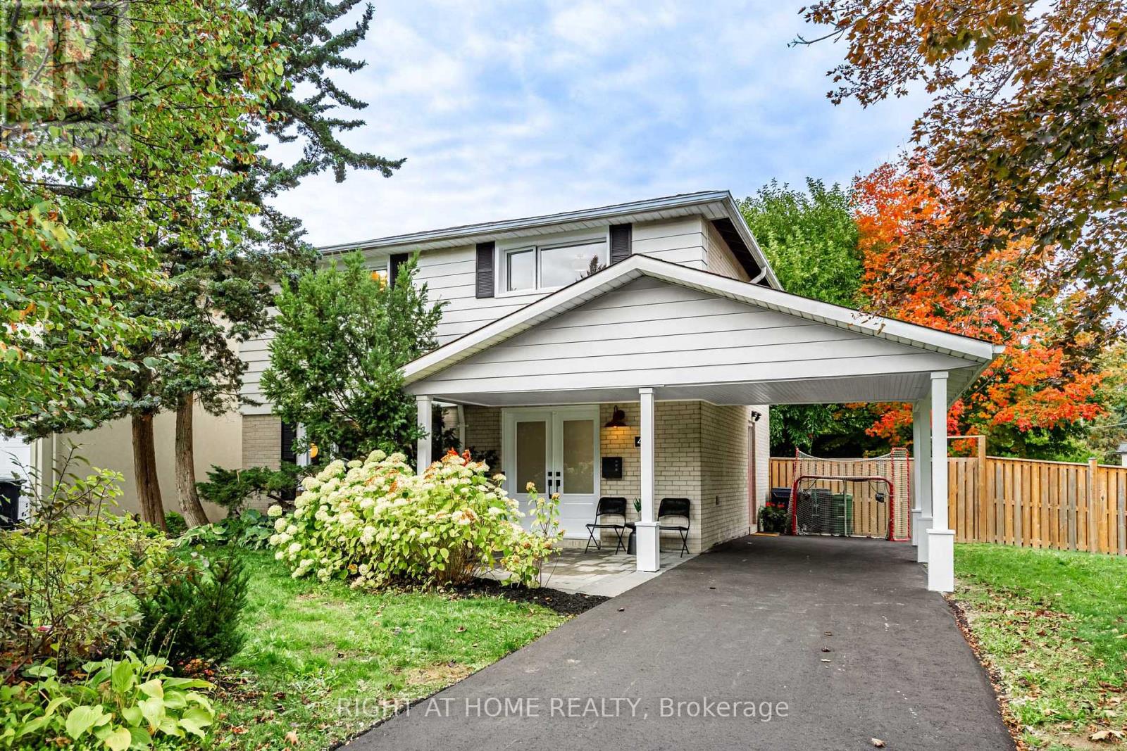 43 KINGLAND CRESCENT, Toronto, Ontario