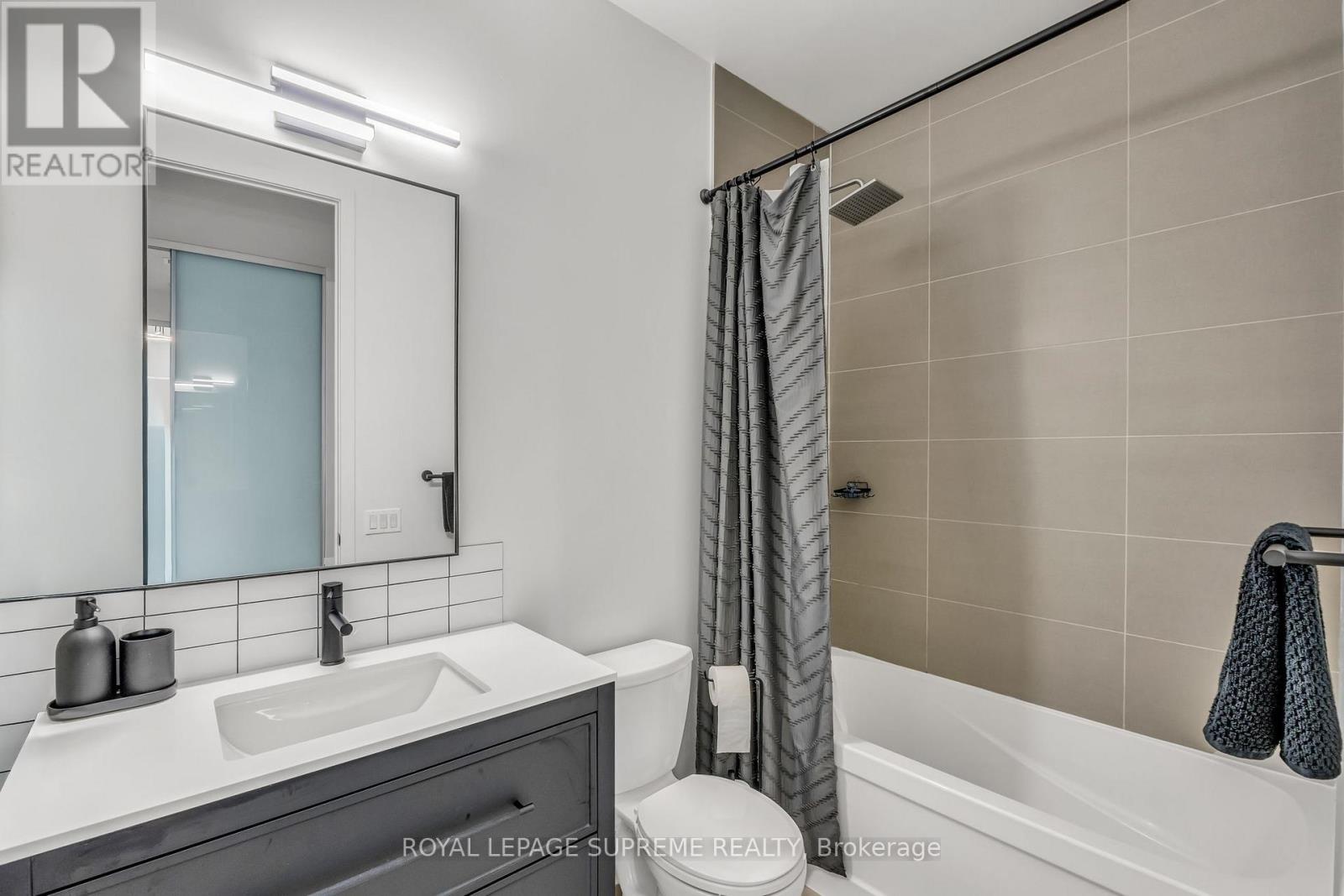 604 - 111 St Clair Avenue W, Toronto, Ontario  M4V 1N5 - Photo 25 - C12469560