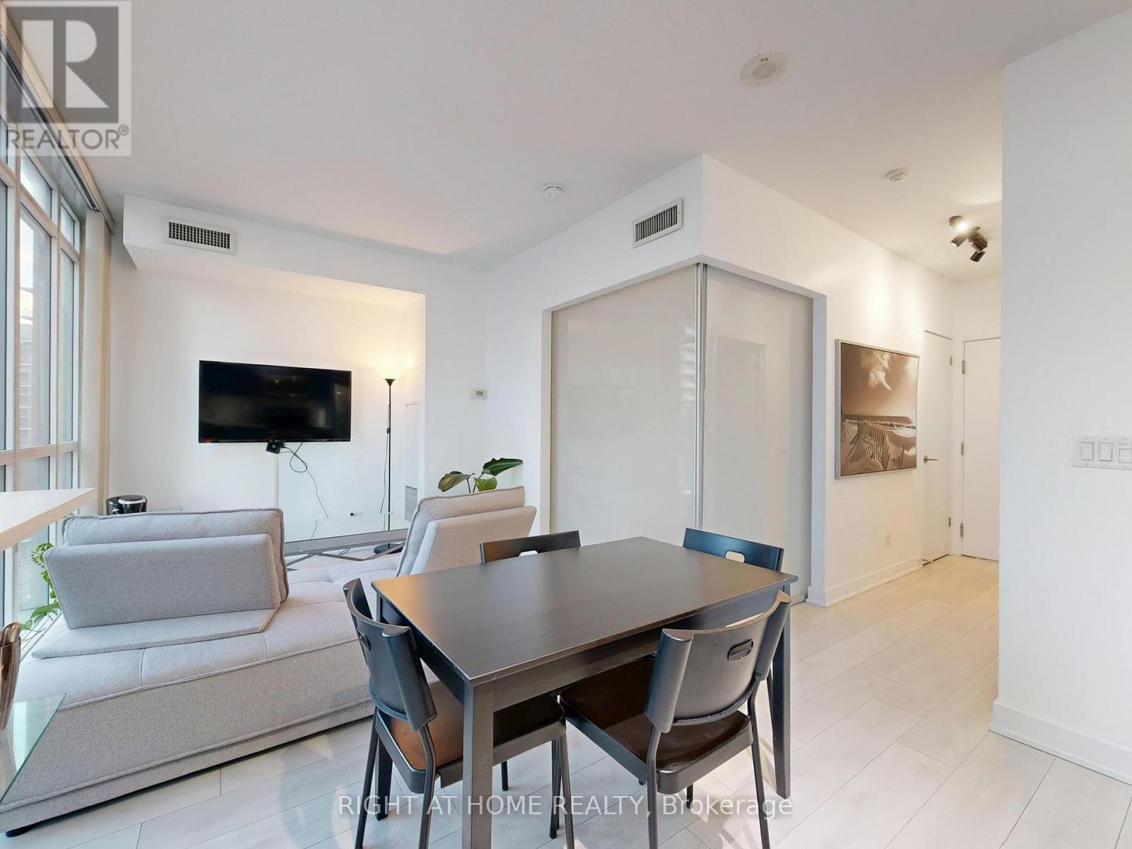 920 - 169 Fort York Boulevard, Toronto, Ontario  M5V 0C8 - Photo 15 - C12469563